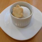 グッドタイムカフェ - ピッコラ（トッピング用ジェラート）　ココナッツ
      