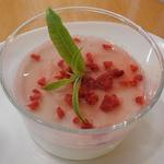 グッドタイムカフェ - ココナッツミルクの杏仁豆腐風
                                