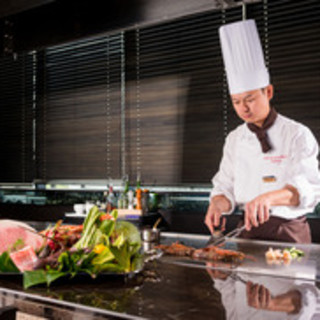 Blissful Teppan-yaki will captivate you with outstanding techniques unfolding right in front of your eyes.