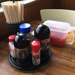 おだや食堂 - 卓上の薬味