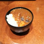 ラグシャス - お椀に盛り付けたミニカレーライス