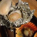牡蠣・貝料理居酒屋 貝しぐれ - 本日の焼き貝　５種盛り　二人前（蛤、緋扇貝、帆立貝、栄螺、大浅利）　3,980円