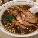 桃太郎 - 暗黒醤油スープのちゃーしゅー麺