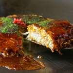 Hiroshima Okonomiyaki Koukouya - 一口頬張れば、口いっぱいに広がるソースの香り、パリパリ食感の麺『思わず、おかわりしたくなる好み焼き』が遂に完成しました！