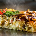 Hiroshima Okonomiyaki Koukouya - 一口頬張れば、口いっぱいに広がるソースの香り、パリパリ食感の麺『思わず、おかわりしたくなる好み焼き』が遂に完成しました！