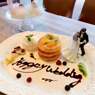 [For anniversaries and birthdays] Surprise♪ Pancakes with a message