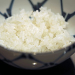 赤坂 詠月 - お客さんに出す前に精米して炊き上げたあきたこまち