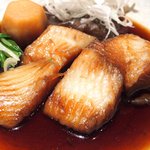 欅 くろさわ - 煮魚膳 972円 のかれいの煮付け