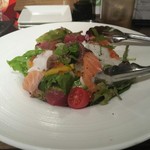 隠ハイド 希SAKU - 海鮮サラダ