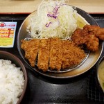 松のや - ロース＆唐揚げ定食（690円）