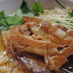 麺のようじ - チャーシューは厚切り煮込み豚バラ肉。トロトロのやわらかさでホロリと崩れる