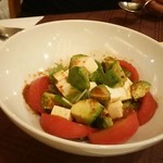 Chaina Teburu - トマトと豆腐の中華風アボカドサラダ