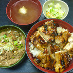 Kushitetsu - きじ丼中600円とモツ煮170円