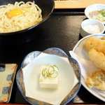 うどん処　あしほ - 釜玉うどんと天麩羅のセット