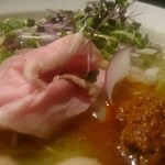 丿貫 - 辛味煮干そば（太刀魚白湯version）850円　ウズラの味玉・50円