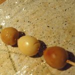 焼鳥 はちまん - ５本目「うずら」こちらはタレにくぐらせる