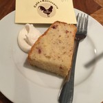 ラ ココリコ 上野本店 - デザート:バナナクランベリーパウンドケーキ
