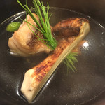 はらまさ - 鯛と松茸のお椀 松茸が大きくて感涙…