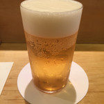 はらまさ - グラスビール 小さいけれど、下戸の私にはちょうどいい。