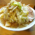 豚星。 - 小ラーメン　￥700　ヤサイ・ニンニク・アブラ