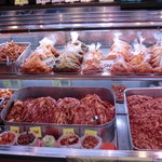 鶴橋商店 - 各種キムチを取り揃えております。