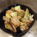 京都 下町のお好み焼き 昌・べた焼きの専門店 - 翡翠ナスと豚肉のポン酢炒め