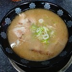 佐賀ラーメン いちげん。 - ラーメン600円（2016.7）今回は丼が他店のモノです（涙）。