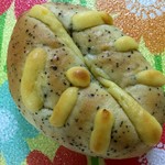 ミナトベーカリー - ミルクティークリームパン