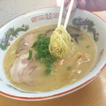 食堂崎戸 - ラーメン　￥400