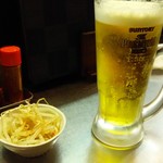 Uma Uma - ビールはシェイプグラス。でもプレモル。