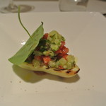 リストランテ カノフィーロ - 白ピーマンと紅鮭、オクラのタルタル