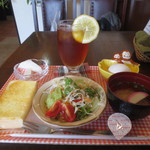 まち喫茶店 - モーニングセット(アイスティー) 550円　(2016.9)