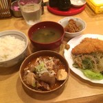 大衆酒場ダブルプレー - ランチ・もつ煮込豆腐&アジフライ