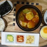 シジャン - スンドゥブ(純豆腐)チゲ定食1,093円