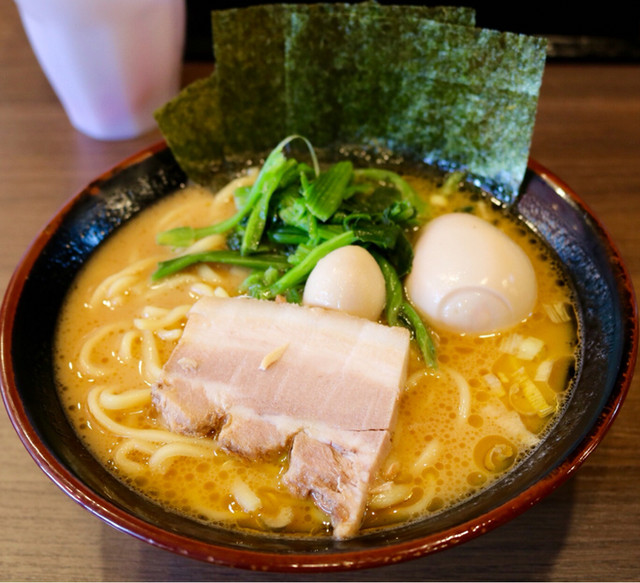 横浜家系ラーメン金山家　住吉店>