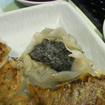 元気屋 - 黒餃子の中身はこんなん～
