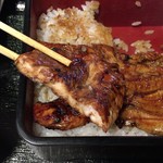 鳥峰うなぎ店 - 相方の鶏さん