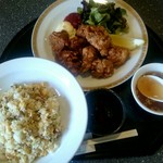 Shiratori - 鶏の唐揚げとチャーハン