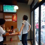 下町バル 門仲酒BAR - 入口側の様子。