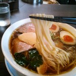 らぁ麺 紫陽花 - 平打中太麺