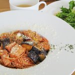 ポルカ ドット - パスタメインのランチ。サラダ、カップスープ付き。