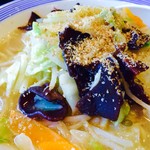 リンガーハット - きくらげたっぷり塩ちゃんぽん。
すりゴマがトッピングしてあります。