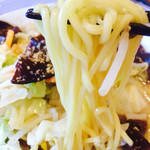 リンガーハット - きくらげたっぷり塩ちゃんぽん。
麺の感じ。