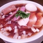 チャーシュー醤油らぁめん1050円
          味玉100円
          