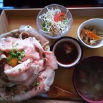 食匠 なる花 - ローストポーク丼(大)ニンニクダレクーポン使用で￥1280→￥980