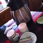 食匠 なる花 - 旨汁塩豚うどんの 割り出汁&おろしニンニク&おろし生姜