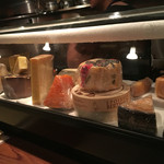 スブリデオ　レストラーレ - チーズのショーケース