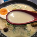 カトマンドゥラーメン - グリーンカレーのスープ