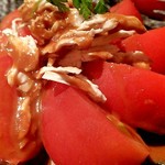 くふ楽 - 丸ごとトマトのサラダ 580円＋税