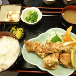 Dosanko - 若鶏のからあげ定食　850円